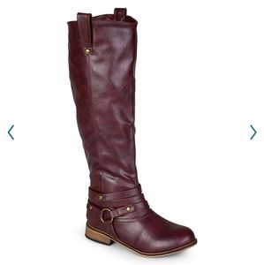 NEW Journee Collection Walla Boot  Wine 7.5 - Half Price